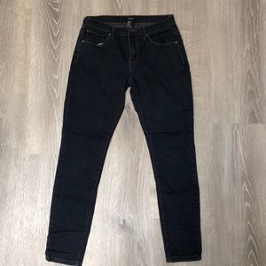 Dark wash skinny jeans (Fits a size 4)